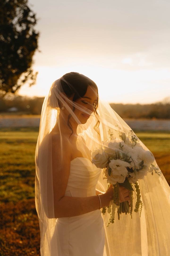 TikTok: a bride in the golden-hour light