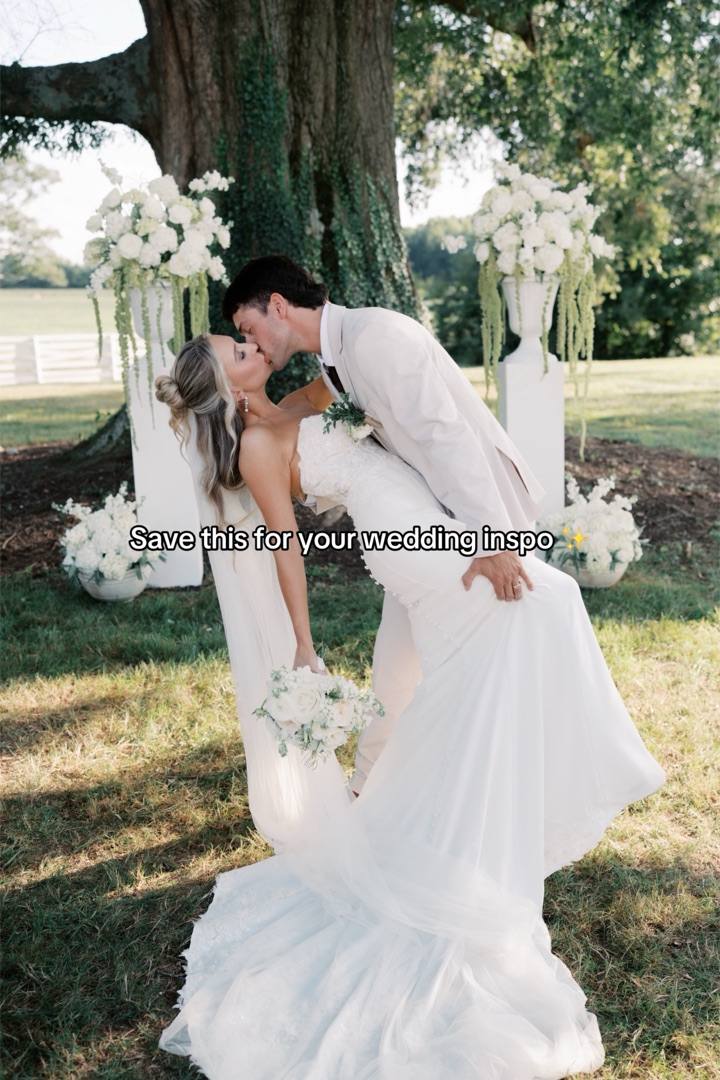 TikTok: a couple kissing at their oak tree ceremony